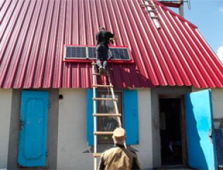 Солнечные батареи обеспечивает приют Фишт электроэнергией