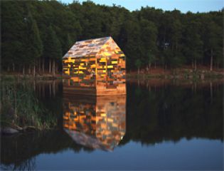 Walden Raft - экспериментальный плавучий домик