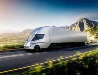 Состоялась презентация прототипа электрического грузовика Tesla Semi