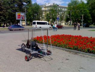 Днепропетровские студенты презентовали солнцемобиль