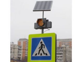 В Омске появился светофор на солнечных батареях 