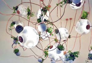 Экологичные стеклянные светильники, напоминающие кашпо