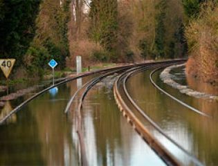 Уровень Темзы поднялся до критической отметки