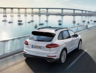 Porsche выпустит первый гибридный внедорожник