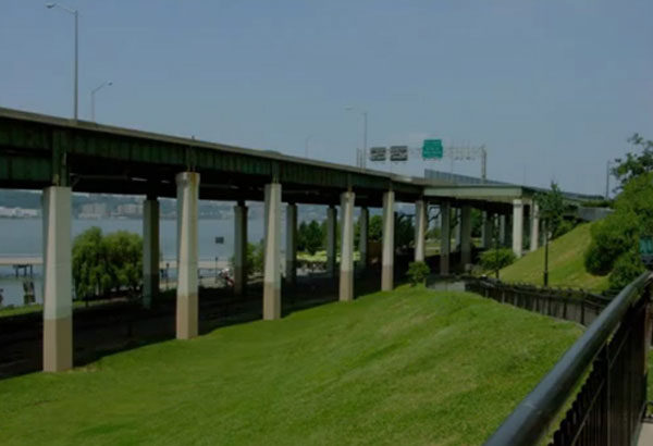 "Зеленое покрывало" для шоссе West Side Highway "Зеленое покрывало" для шоссе West Side Highway